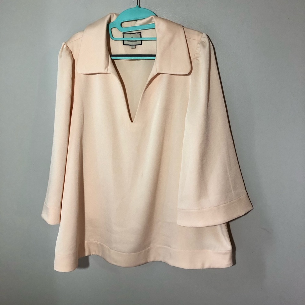 Tuckernuck cream v neck blouse puff 3/4 sleeves Peter Pan collars L neutral